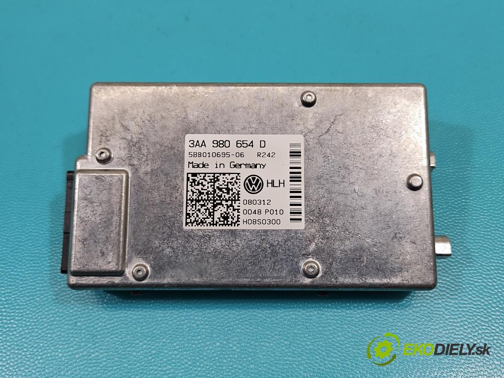 Vw Passat B7 2010-2014 2.0 tdi 140 hp automatic 103 kW 1968 cm3 5- Kamera přední 3AA980654D