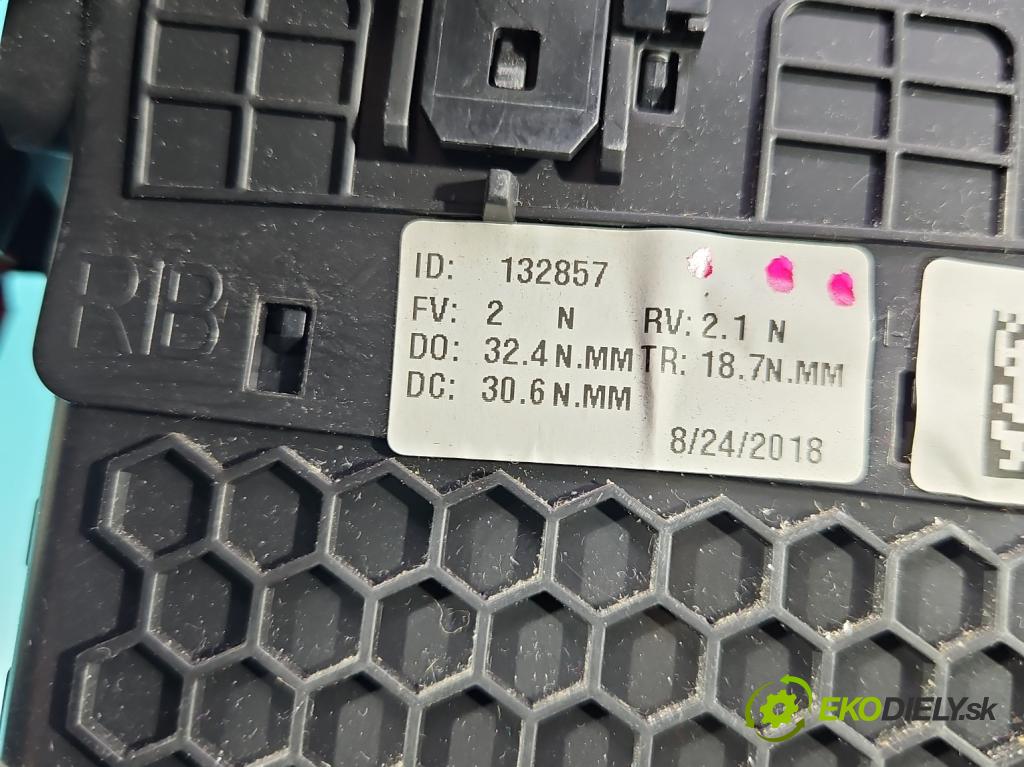 Ford S-max II 15-23 2.0 tdci 150 HP automatic 110 kW 1995 cm3 5- Mřížka: kúrenia stredová KM2B-19C68 (Mriežka kúrenia (fukár))