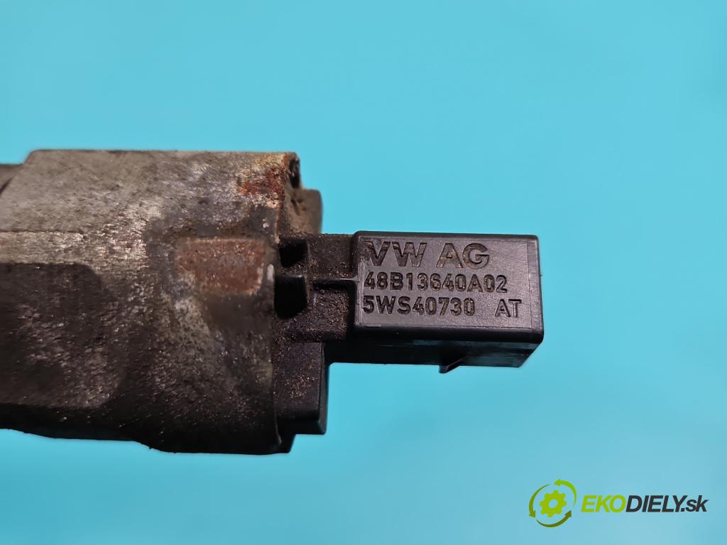 Skoda Rapid 2012-2019 1.6 tdi 90 HP manual 66 kW 1598 cm3 5- lišta vstrekovacia 03L130089B (Vstrekovacia lišta)