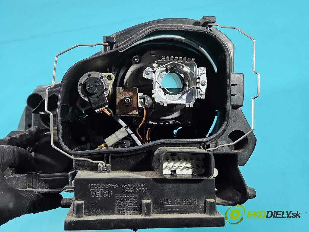 Porsche Cayenne I 2002-2010 3.2 V6 250 HP automatic 184 kW 3189 cm3 5- Reflektor: pravý 7L5941006AR (Svetlo predné pravé)