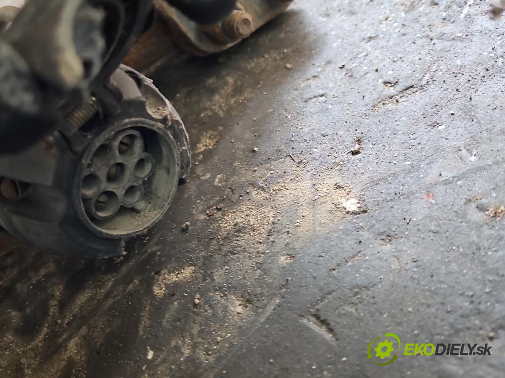 Skoda Octavia II 2004-2013 1.9 tdi 105 hp manual 77 kW 1896 cm3 5- oko tažné  (Tažné zařízení)