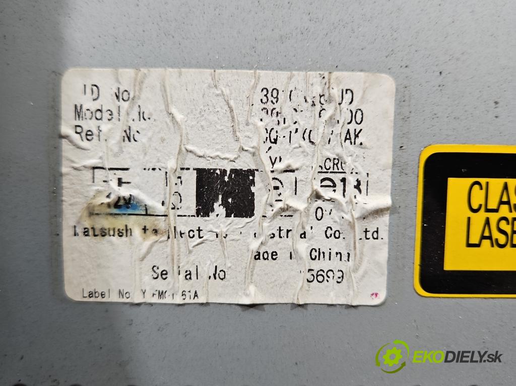 Suzuki Grand Vitara II 2005-2014 2.0 16V 140 HP manual 103 kW 1995 cm3 5- Radio originál
