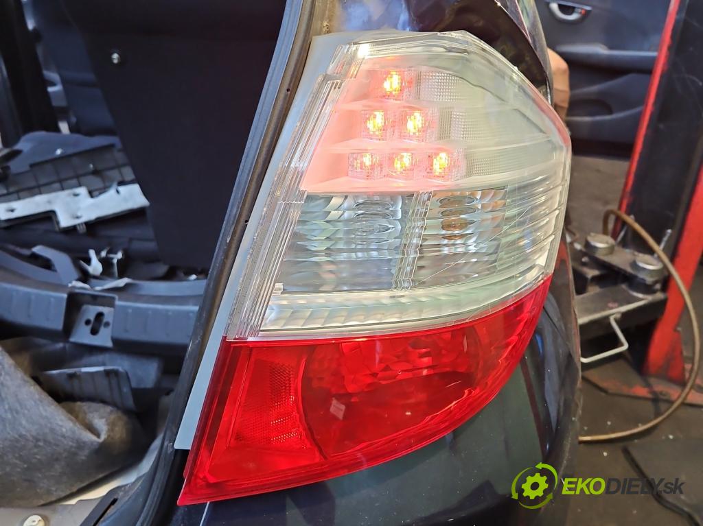 Honda Jazz III 2008-2014 1.3 16V 99 hp manual 73 kW 1339 cm3 5- světlo zadní pravé  (Klika dveří ostatní)