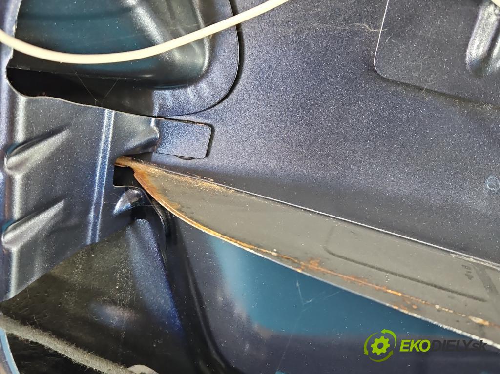 Vw Passat B7 2010-2014 2.0 tdi 140 hp automatic 103 kW 1968 cm3 5- zadní kufrové dveře  (Zadní kapota (kufr))