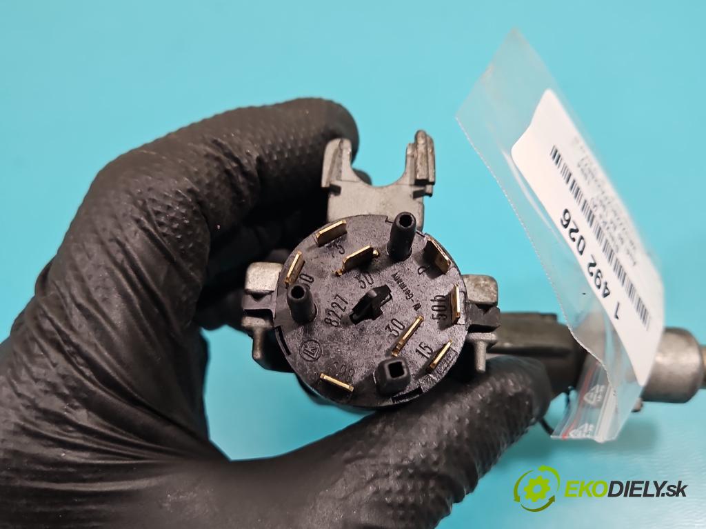 Audi 80 B4 1991-1994 2.0 90 HP manual 66 kW 1984 cm3 4- Spínačka 8A0905851A (Spínacia skrinka)