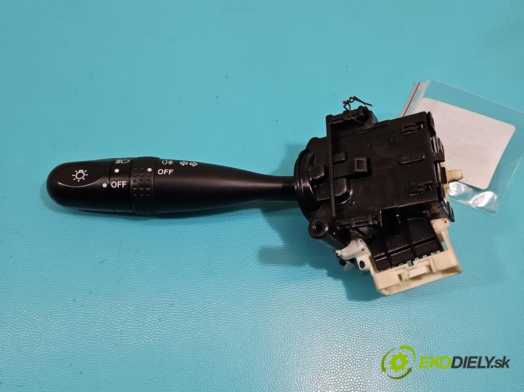 Suzuki Grand Vitara II 2005-2014 2.0 16V 140 HP manual 103 kW 1995 cm3 5- prepínač smeroviek 173744 (Prepínacie páčky pod volantom)