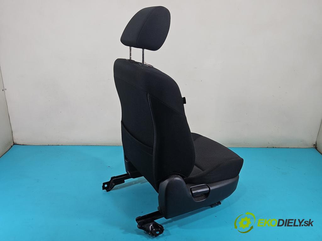 Mazda 3 II BL 2008-2013 1.6 CiTD 116 HP manual 85 kW 1560 cm3 5- Sedačka pravý  (Sedadlo)