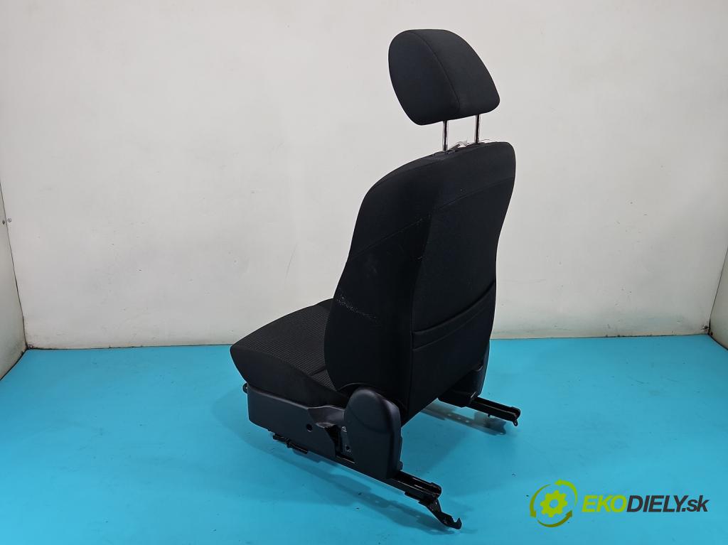 Mazda 3 II BL 2008-2013 1.6 CiTD 116 HP manual 85 kW 1560 cm3 5- Sedačka pravý  (Sedadlo)