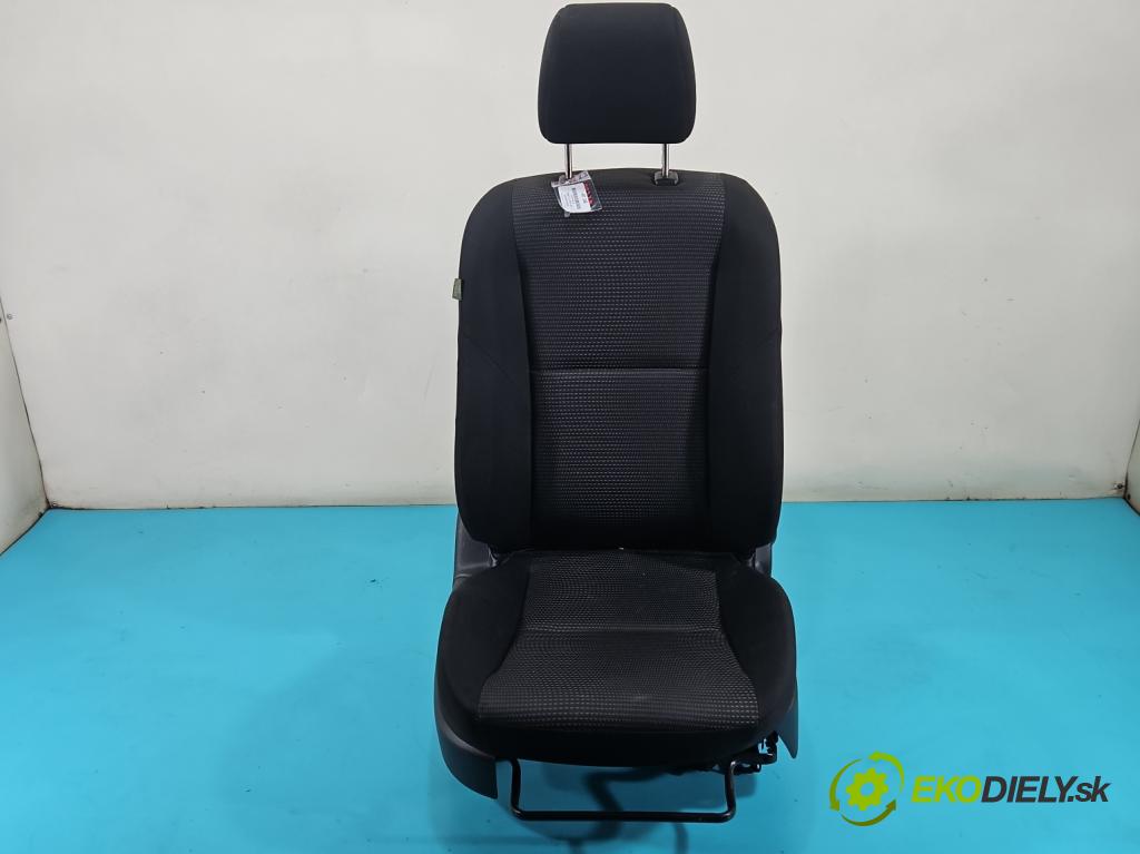 Mazda 3 II BL 2008-2013 1.6 CiTD 116 HP manual 85 kW 1560 cm3 5- Sedačka pravý  (Sedadlo)