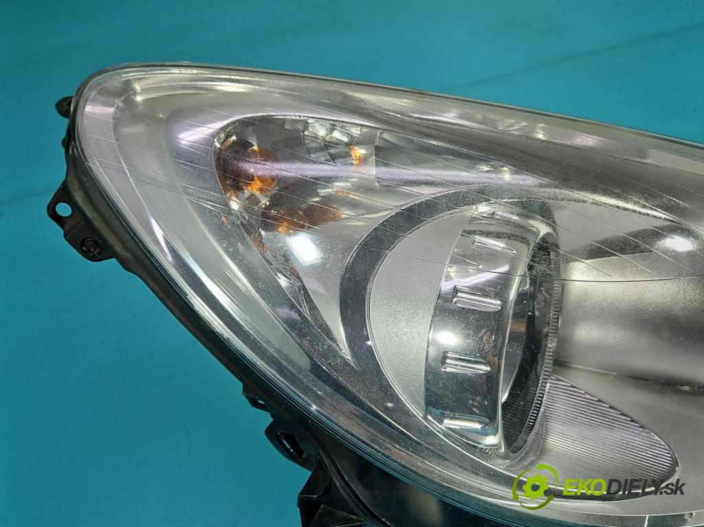 Opel Corsa D 2006-2014 1.2 16V 80 HP manual 59 kW 1229 cm3 5- Reflektor: pravý 13186382 (Svetlo predné pravé)