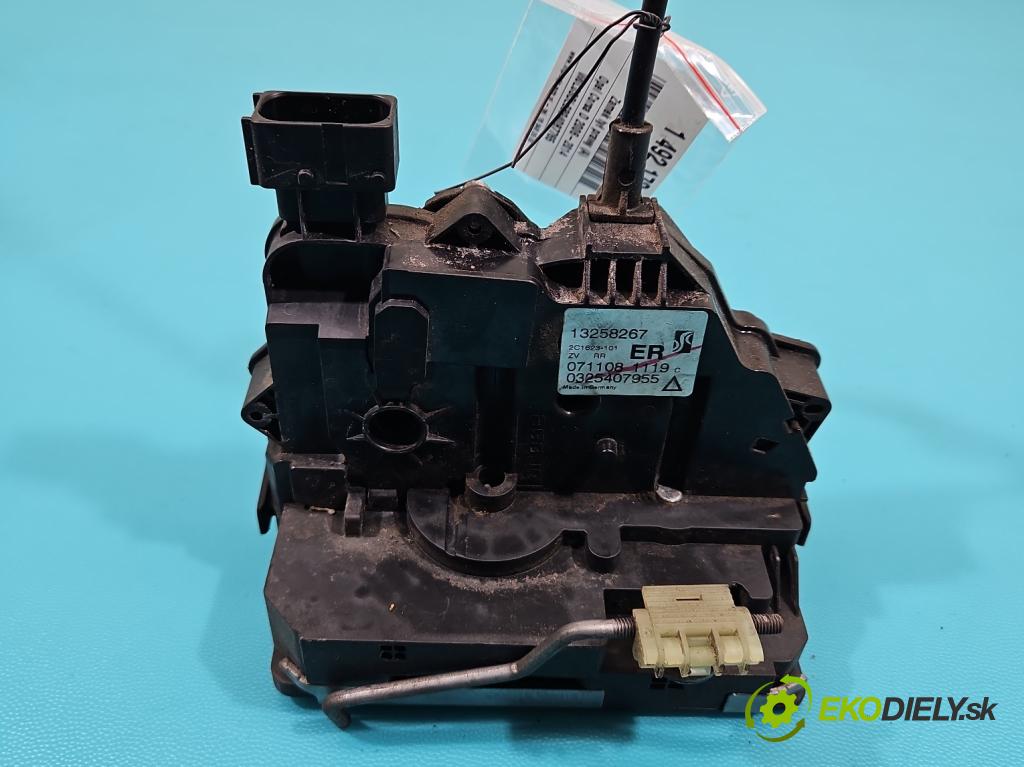 Opel Corsa D 2006-2014 1.2 16V 80 hp manual 59 kW 1229 cm3 5- zámek zadní pravý 13258267