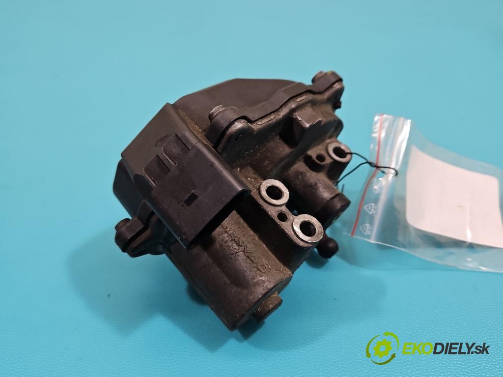 Audi A5 8T 2007-2016 3.0 tdi V6 239KM manual 176 kW 2967 cm3 2- Ovladač: klapky: kolektor 059129086K (Motorček ostatné)