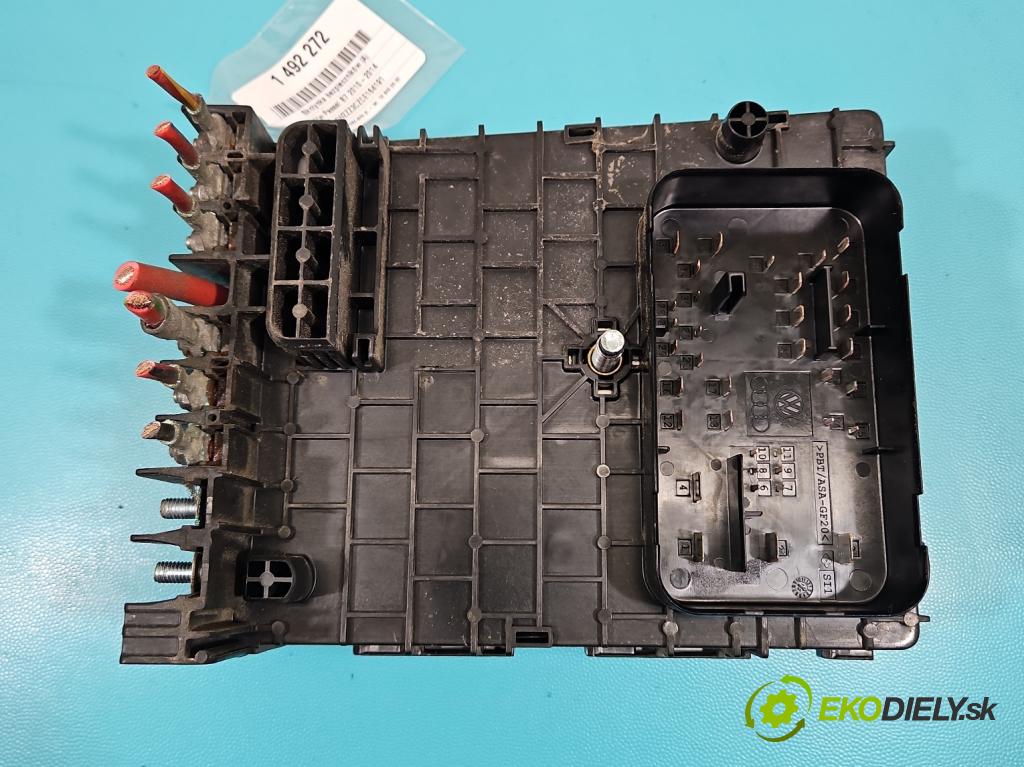 Vw Passat B7 2010-2014 2.0 tdi 140 hp automatic 103 kW 1968 cm3 5- skříňka pojistková 3C0937125A (Pojistková skříňka)