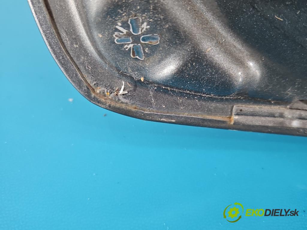 Toyota Corolla E12 2001-2009 2.0 D4D 90 hp manual 66 kW 1995 cm3 5- zadní kufrové dveře  (Zadní kapota (kufr))