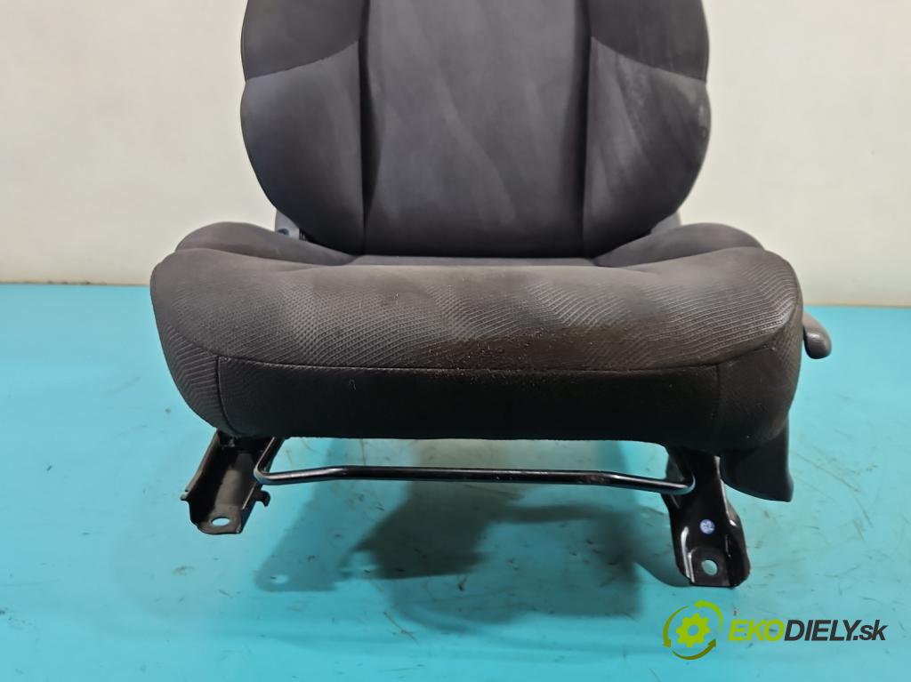 Honda Jazz III 2008-2014 1.3 16V 99 HP manual 73 kW 1339 cm3 5- Sedačka ľavý  (Sedadlo)