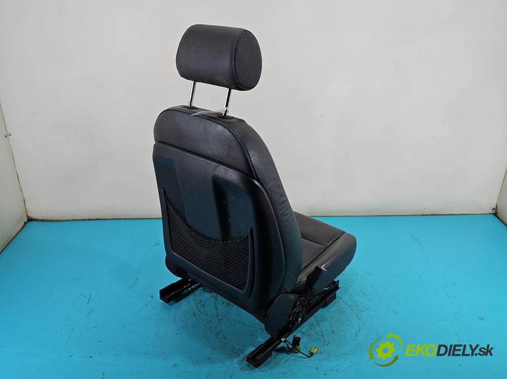 Audi A4 B7 2004-2008 1.9 tdi 116 HP manual 85 kW 1896 cm3 5- Sedačka ľavý  (Sedadlo)