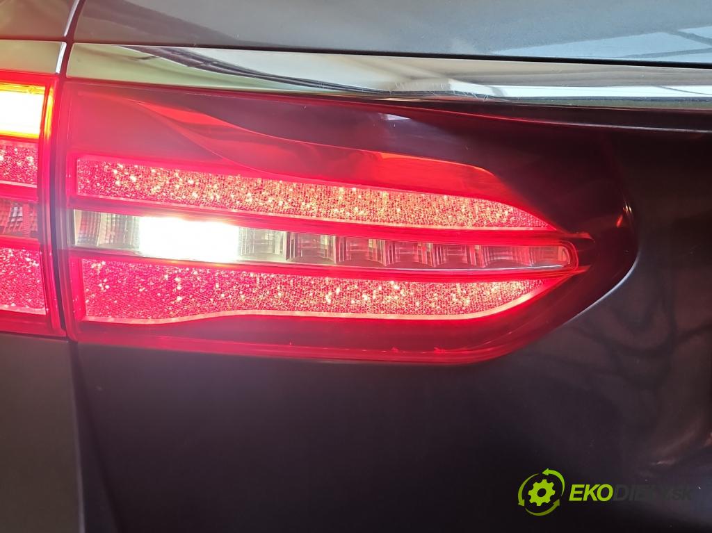 Mercedes E W213 2016-2023 2.0 CDI 194KM automatic 143 kW 1950 cm3 5- světlo zadní levé 633000 (Klika dveří ostatní)