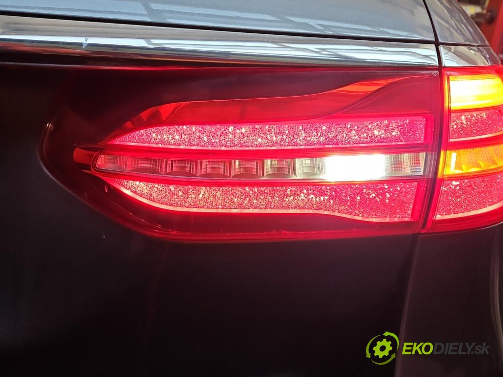 Mercedes E W213 2016-2023 2.0 CDI 194KM: automatic 143 kW 1950 cm3 5- svetlo / reflektor zadné pravé 633000 (Kľučka dverí ostatné)