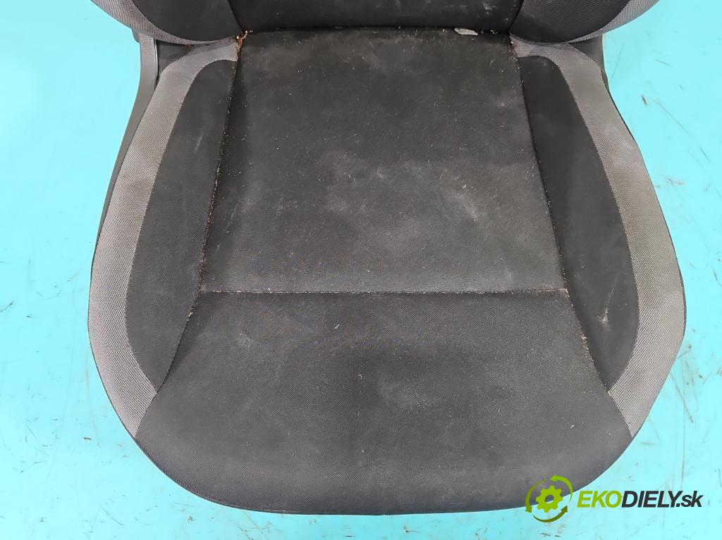 Dacia Duster II 2018-2024 1.6 16V 114 HP manual 84 kW 1598 cm3 5- Sedačka pravý  (Sedadlo)
