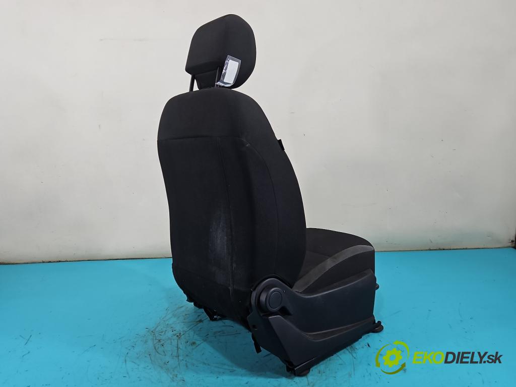 Dacia Duster II 2018-2024 1.6 16V 114 HP manual 84 kW 1598 cm3 5- Sedačka pravý  (Sedadlo)