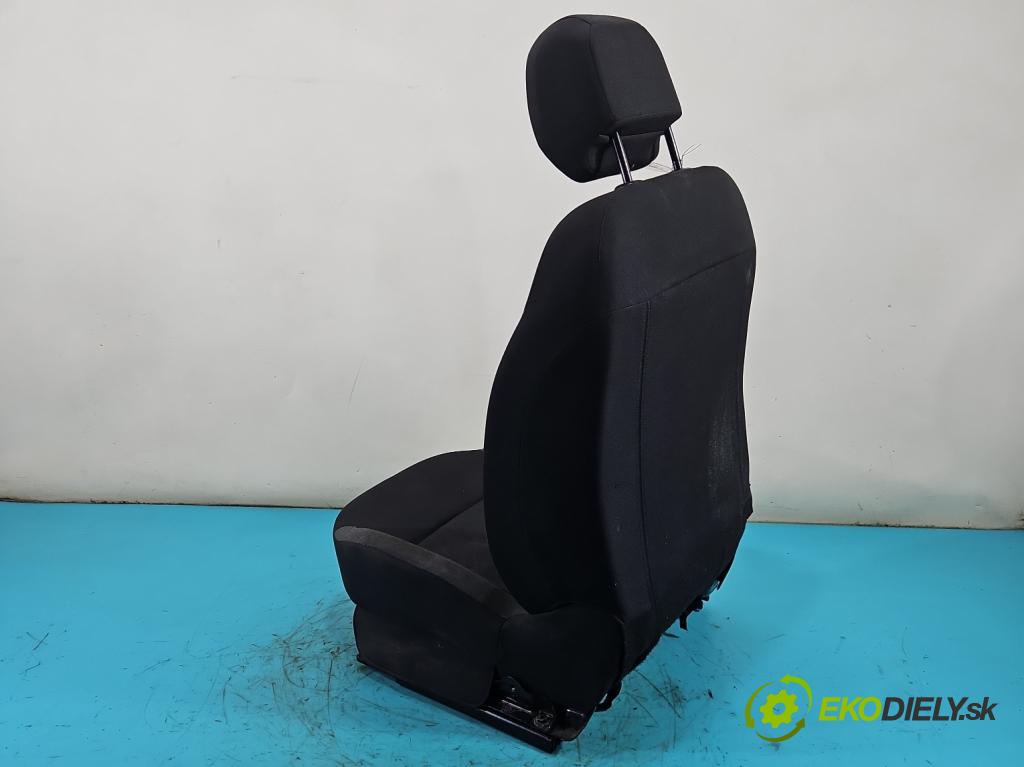 Dacia Duster II 2018-2024 1.6 16V 114 HP manual 84 kW 1598 cm3 5- Sedačka pravý  (Sedadlo)