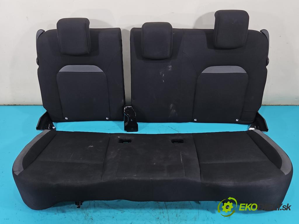 Dacia Duster II 2018-2024 1.6 16V 114 HP manual 84 kW 1598 cm3 5- Pohovka: zadné  (Sedadlo)