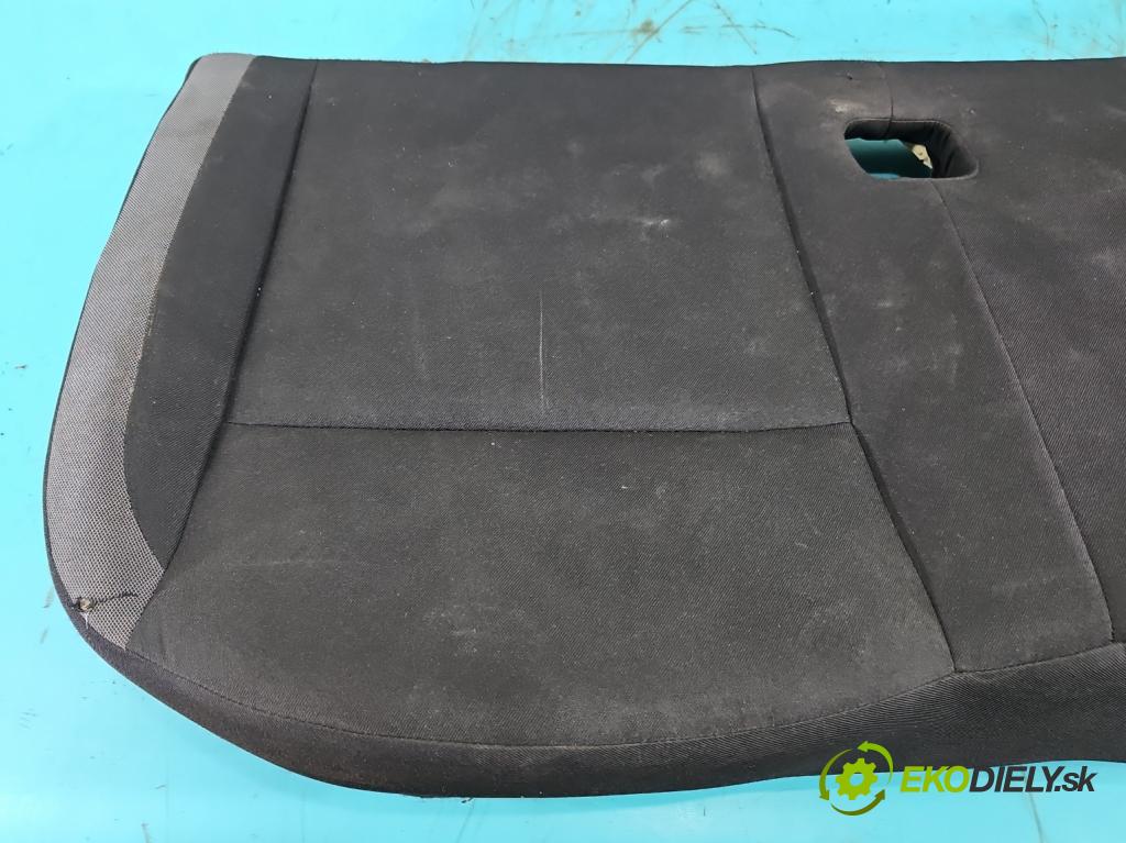 Dacia Duster II 2018-2024 1.6 16V 114 HP manual 84 kW 1598 cm3 5- Pohovka: zadné  (Sedadlo)