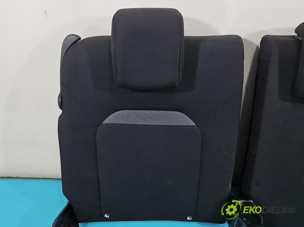 Dacia Duster II 2018-2024 1.6 16V 114 HP manual 84 kW 1598 cm3 5- Pohovka: zadné  (Sedadlo)