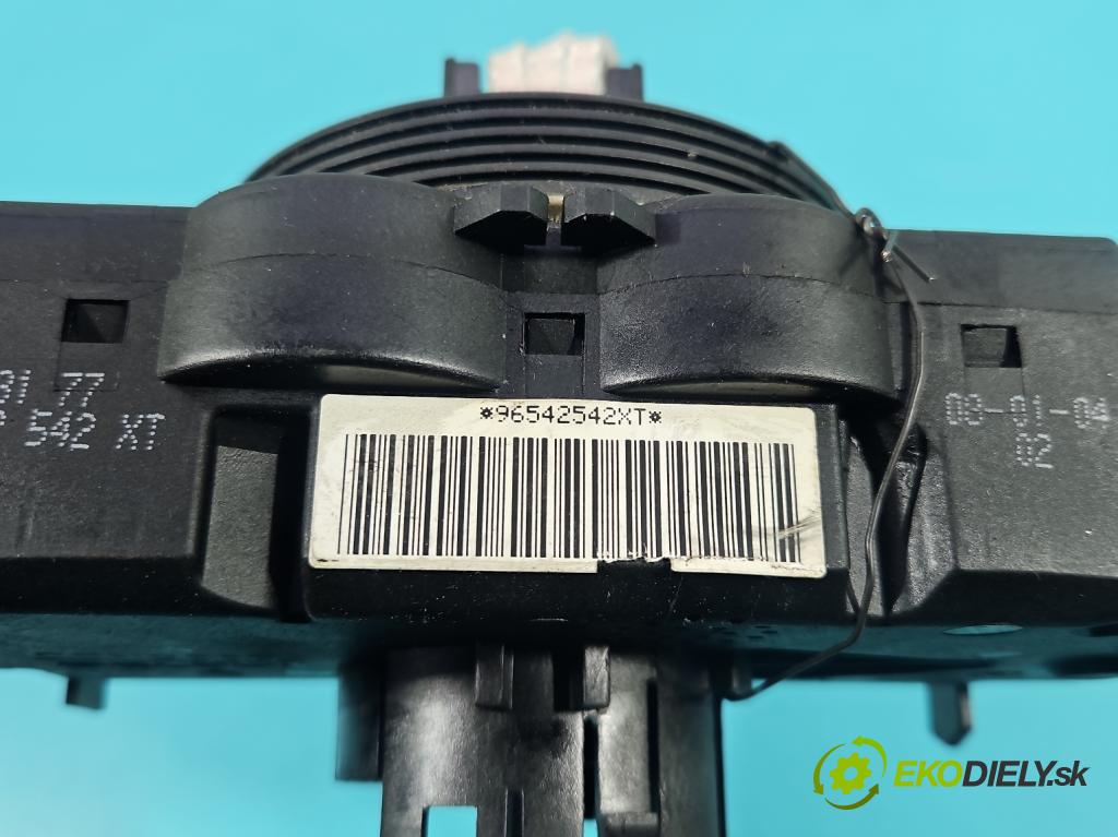 Peugeot 206 1.1 8V 60 HP manual 44,1 kW 1124 cm3 5- prepínač komplex: 96542542XT (Prepínacie páčky pod volantom)