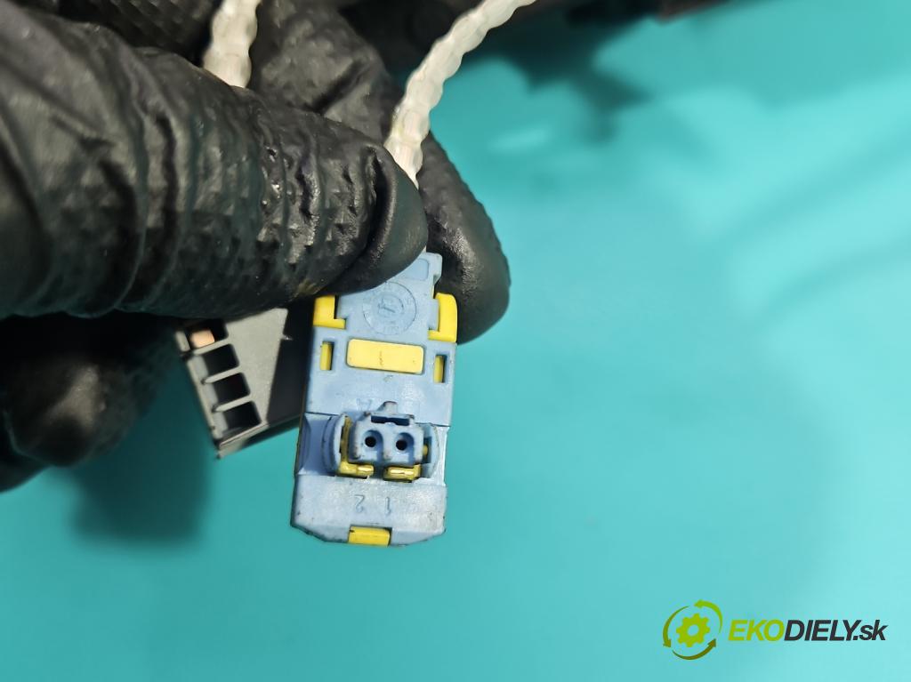 Peugeot 206 1.1 8V 60 HP manual 44,1 kW 1124 cm3 5- prepínač komplex: 96542542XT (Prepínacie páčky pod volantom)