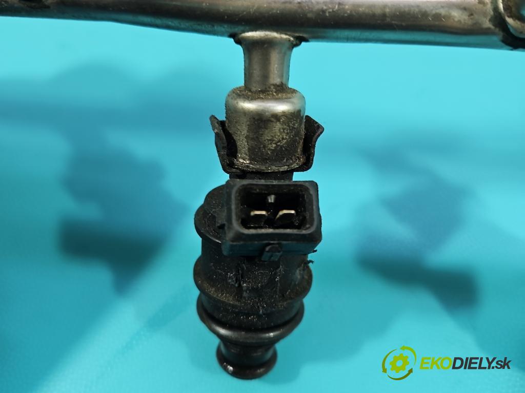 Opel Zafira A 1999-2005 1.8 16V 125 HP manual 92 kW 1796 cm3 5- vstrek 90536149 (Vstrekovač paliva)