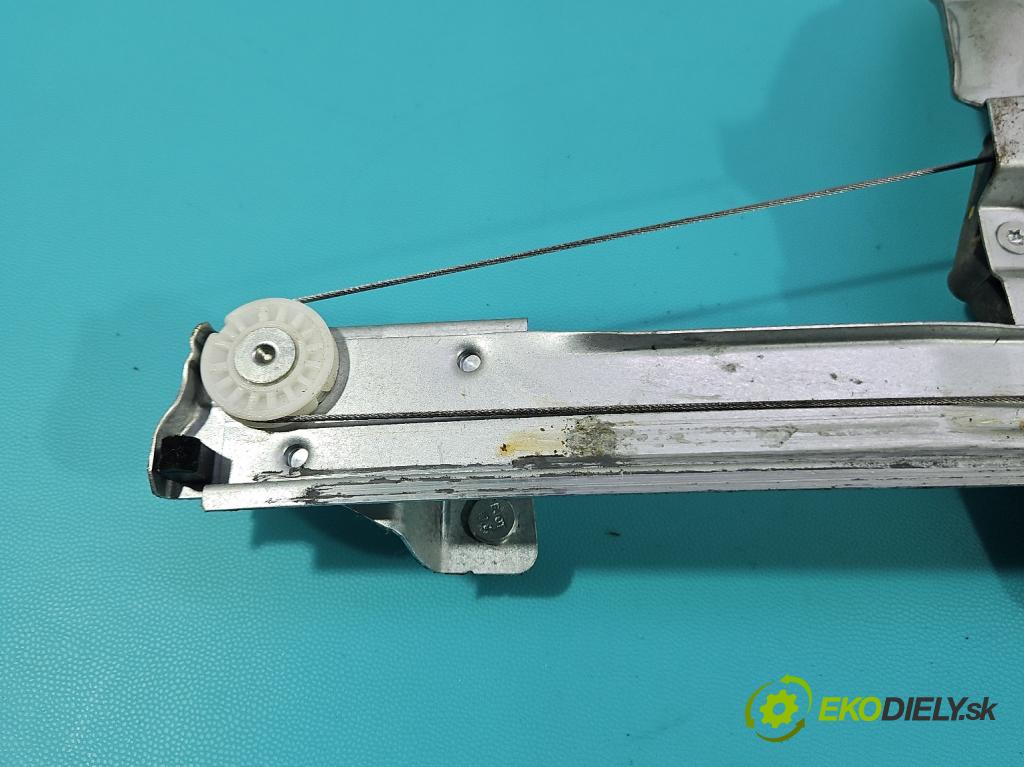 Dacia Duster II 2018-2024 1.6 16V 114 HP manual 84 kW 1598 cm3 5- mechanizmus okna predné pravý 128001891-D