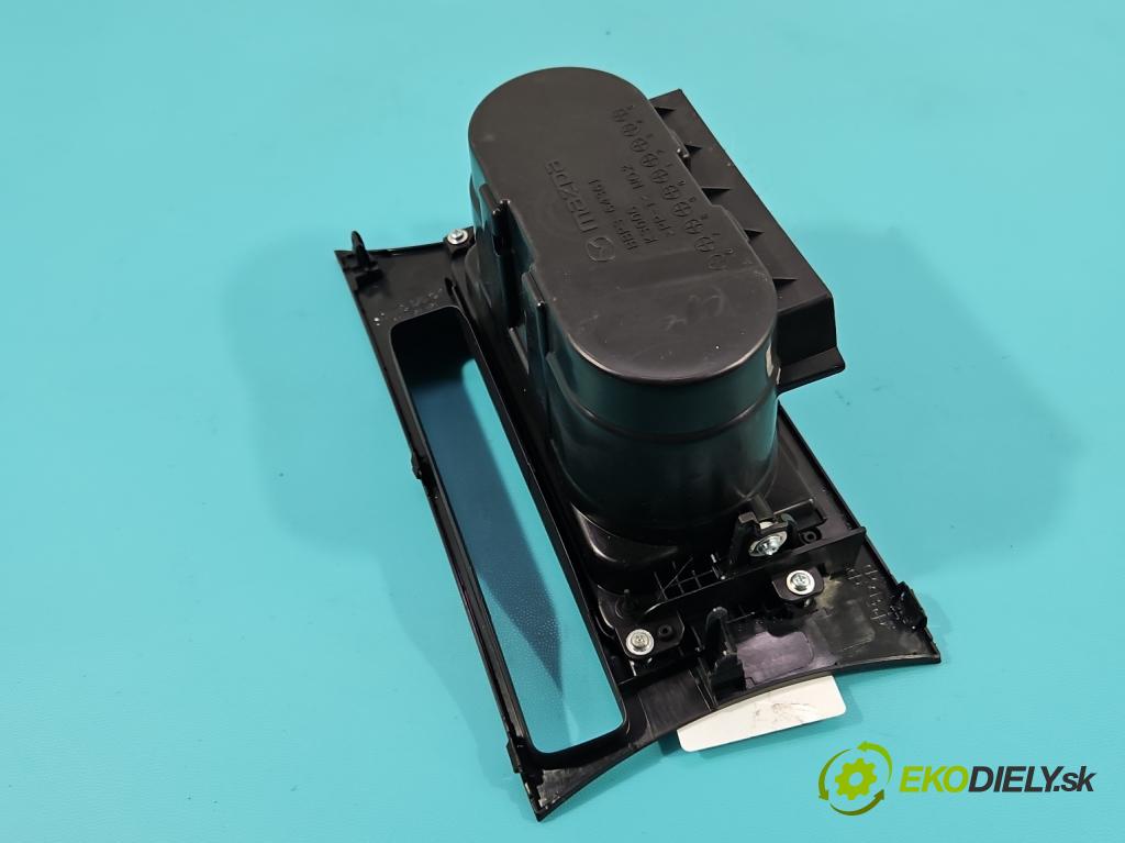 Mazda 3 II BL 2008-2013 1.6 CiTD 116 hp manual 85 kW 1560 cm3 5- Rukojeť: na napoje: BBP3-64361 (Držák nápojů)