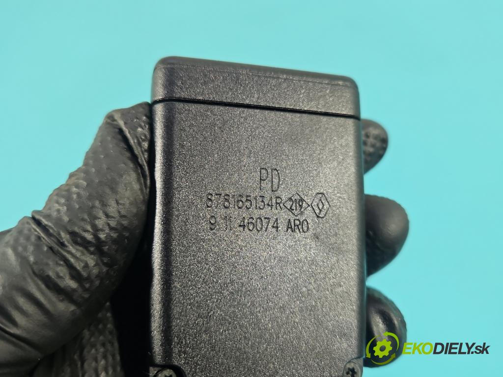 Dacia Duster II 2018-2024 1.6 16V 114 HP manual 84 kW 1598 cm3 5- pas bezpečnosť: predné pravý 878165134R