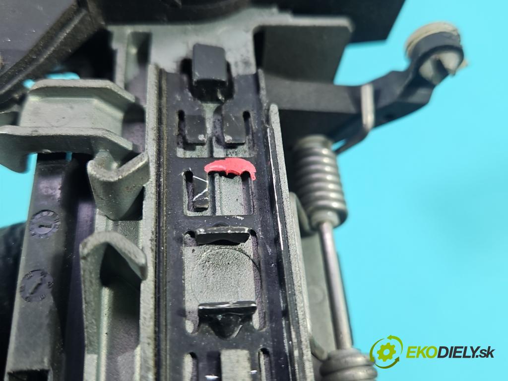 Audi A4 B7 2004-2008 1.9 tdi 116 HP manual 85 kW 1896 cm3 5- rukoväť predné ľavé mimo:  (Kľučka dverí vonkajšia predná ľavá)