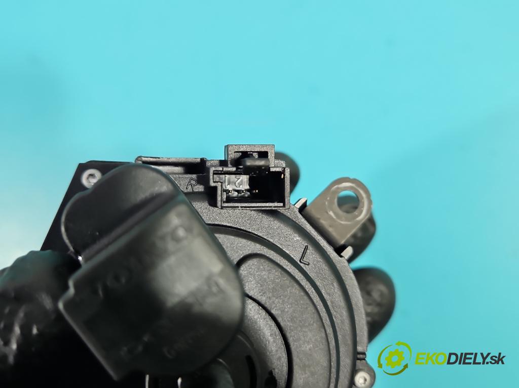 Volvo V50 2.0d 136 HP manual 100 kW 1997 cm3 5- Spínačka 30797783 (Spínacia skrinka)