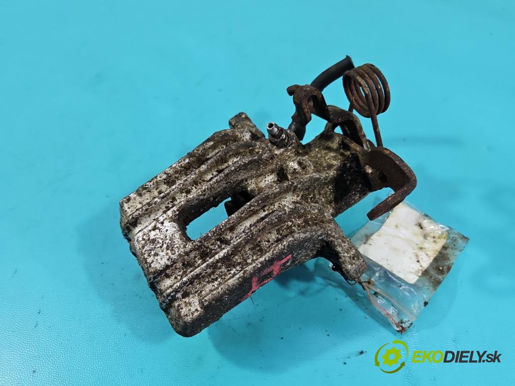 Audi A4 B7 2004-2008 1.9 tdi 116 hp manual 85 kW 1896 cm3 5- brzdič zadní levý  (Klika dveří ostatní)