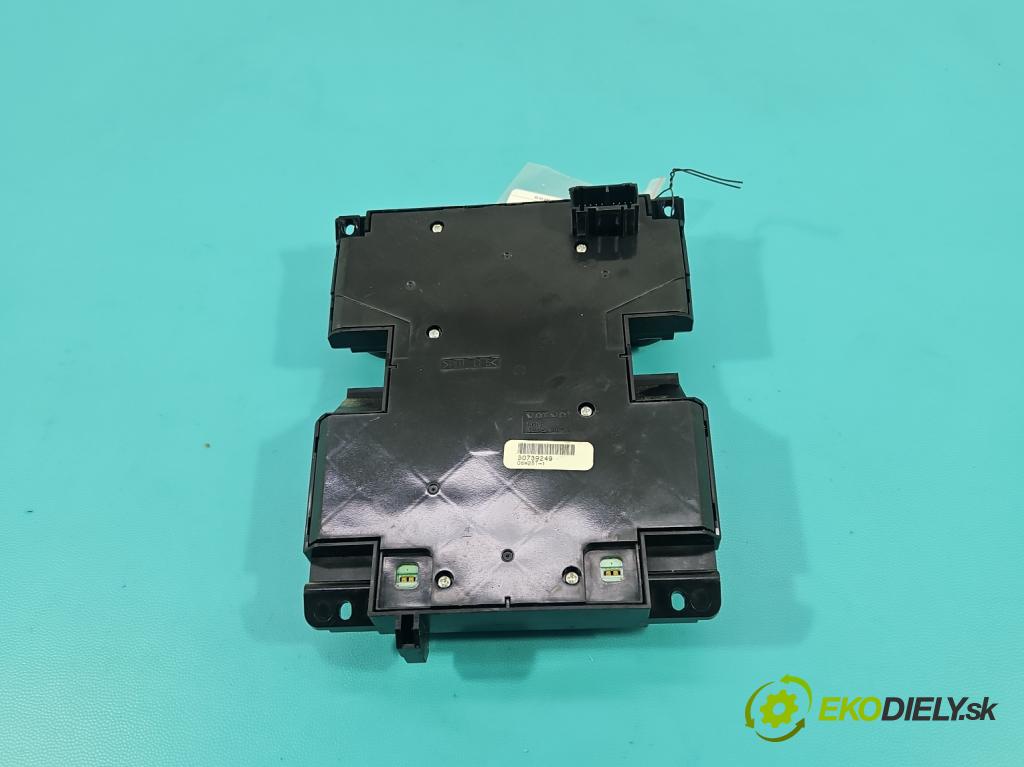 Volvo V50 2.0d 136 HP manual 100 kW 1997 cm3 5- panel kúrenia 30739249
