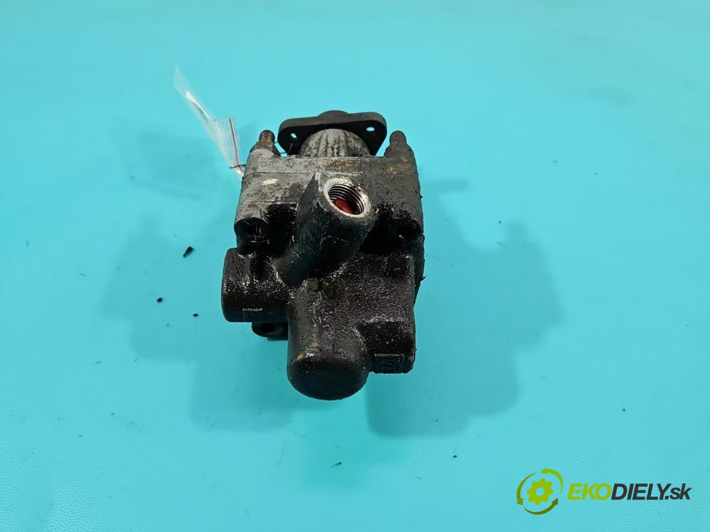 Audi 80 B3 1986-1991 1.8 90 HP manual 66 kW 1781 cm3 4- čerpadlo posilovač 026145155B (Servočerpadlo)