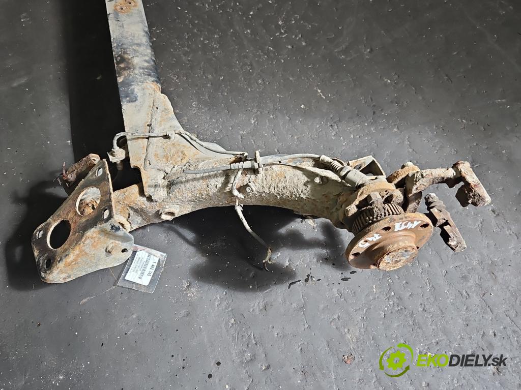 Vw Golf IV 1997-2003 1.9 tdi 116 HP manual 85 kW 1896 cm3 3- zadna výstuha  (Výstuha zadná)