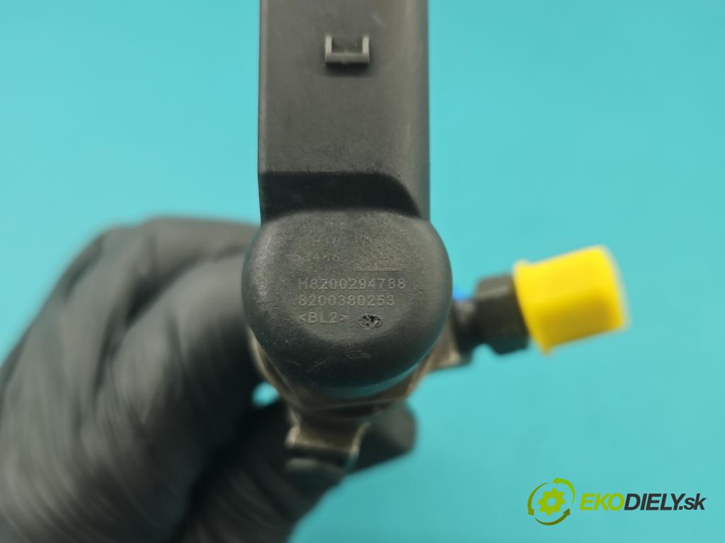 Renault Megane II 2003-2008 1.5 dci 106 HP manual 78 kW 1461 cm3 5- vstrek H8200294788 (Vstrekovač paliva)