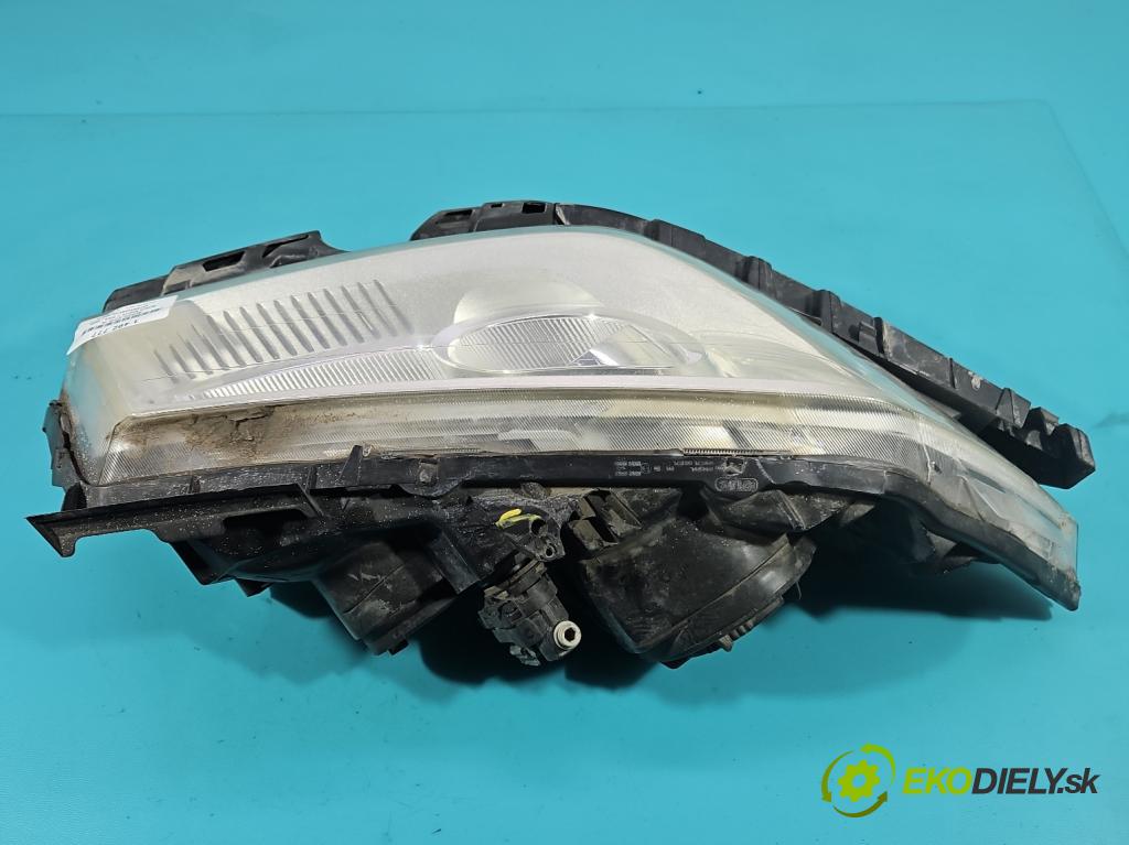 Renault Megane II 2003-2008 1.5 dci 106 HP manual 78 kW 1461 cm3 5- Reflektor: pravý 8200412742F (Svetlo predné pravé)