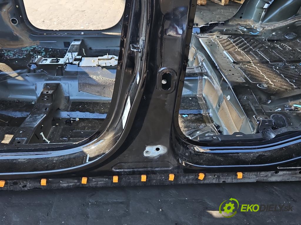 Ford S-max II 15-23 2.0 tdci 150 hp automatic 110 kW 1995 cm3 5- práh levý  (Karoserie ostatní)