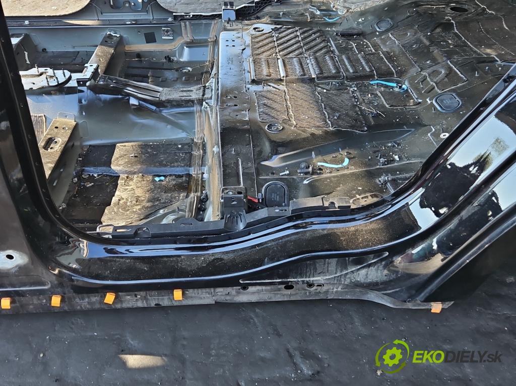 Ford S-max II 15-23 2.0 tdci 150 hp automatic 110 kW 1995 cm3 5- práh levý  (Karoserie ostatní)