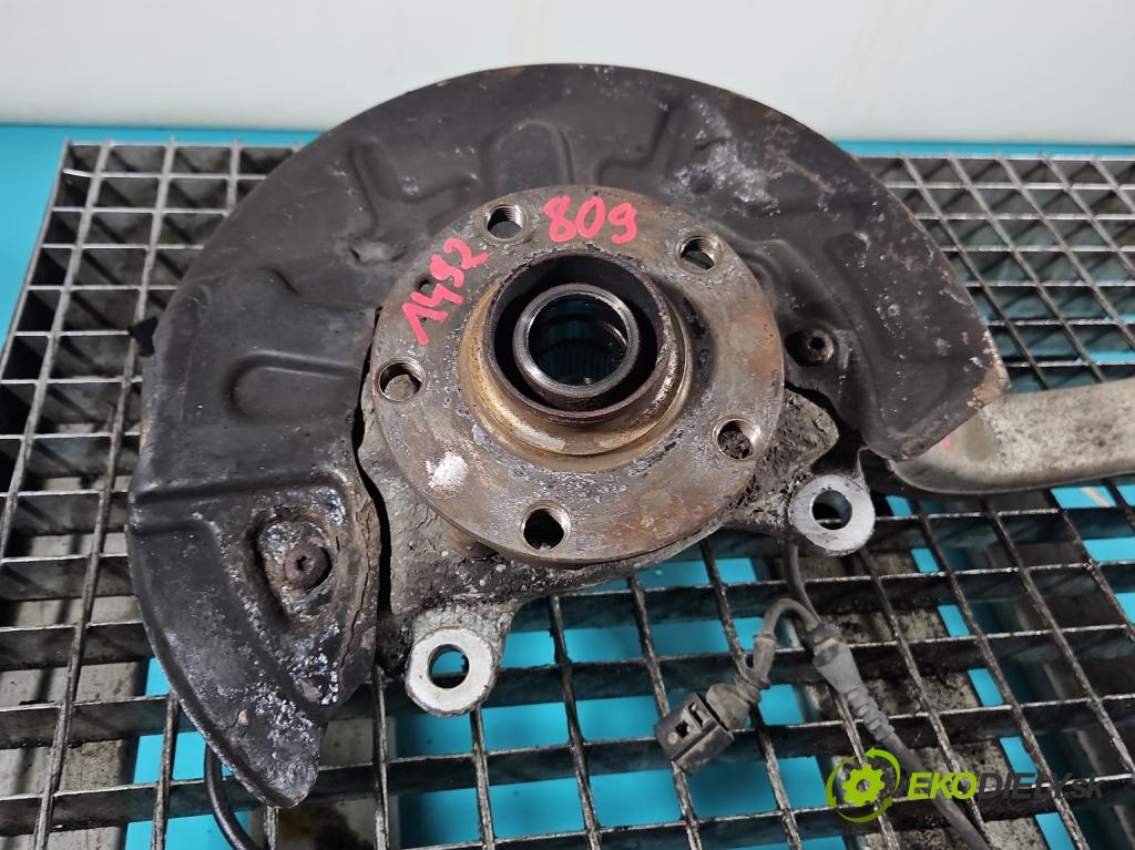 Audi A4 B7 2004-2008 1.9 tdi 116 hp manual 85 kW 1896 cm3 5- náboj levé  (Náboj kola)