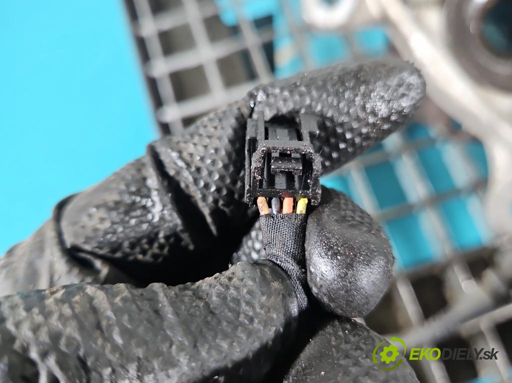 Audi A4 B7 2004-2008 1.9 tdi 116 hp manual 85 kW 1896 cm3 5- náboj pravé  (Náboj kola)