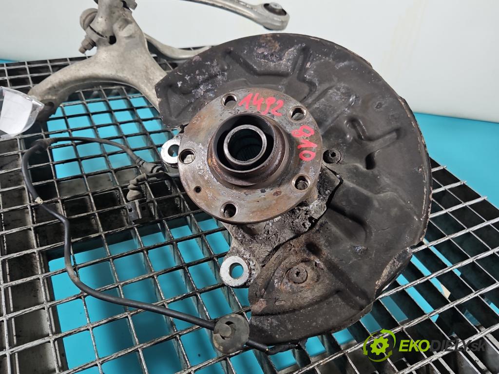 Audi A4 B7 2004-2008 1.9 tdi 116 hp manual 85 kW 1896 cm3 5- náboj pravé  (Náboj kola)