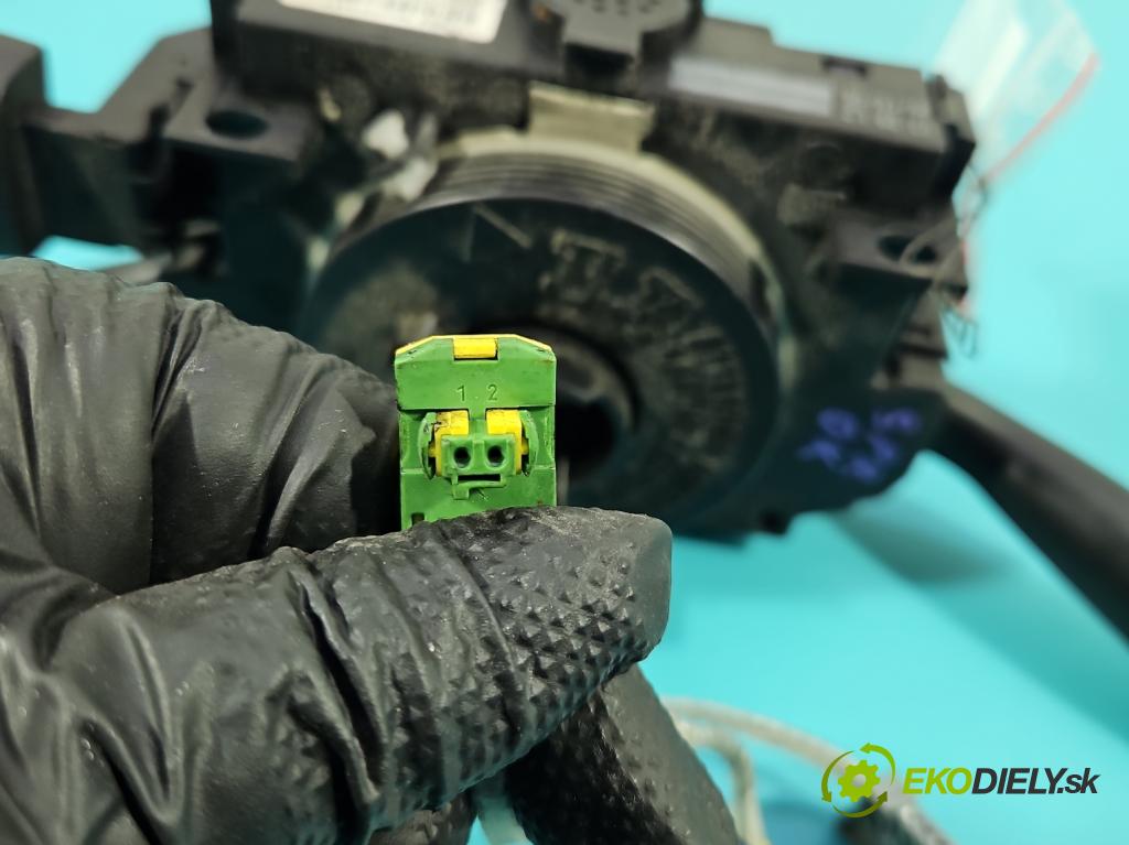 Peugeot 206 1.4 16V 88 HP manual 65 kW 1360 cm3 5- prepínač komplex: 96605636XT (Prepínacie páčky pod volantom)