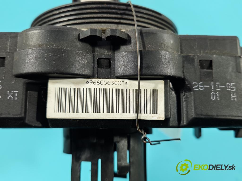 Peugeot 206 1.4 16V 88 HP manual 65 kW 1360 cm3 5- prepínač komplex: 96605636XT (Prepínacie páčky pod volantom)