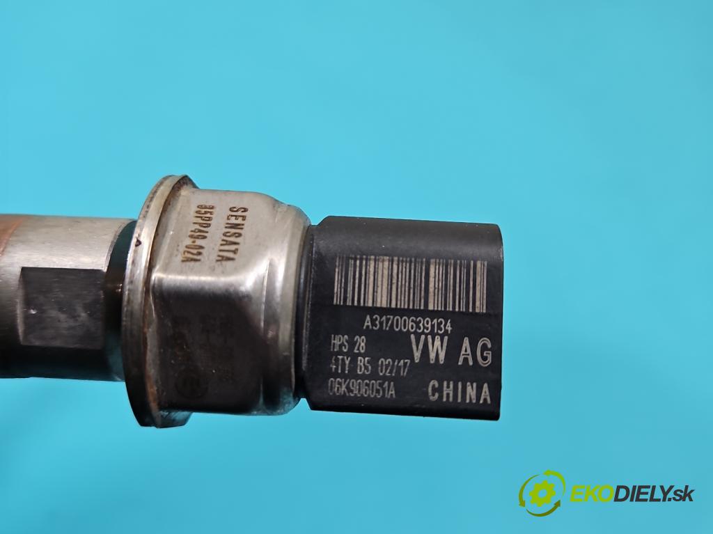 Skoda Fabia III 2014- 2021 1.2 TSI 90 HP manual 66 kW 1197 cm3 5- vstrek 04E133320D (Vstrekovač paliva)